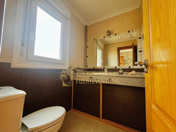 Image No.27-5 Bed Property for sale