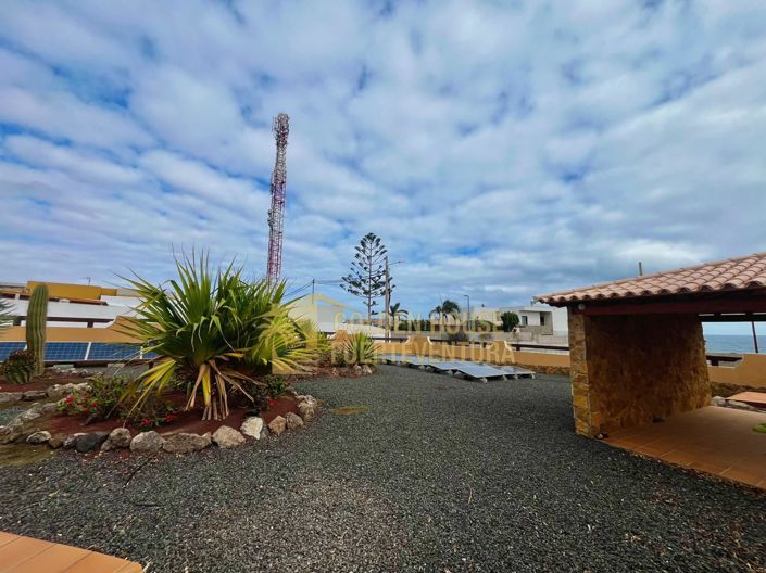 Image No.40-5 Bed Property for sale