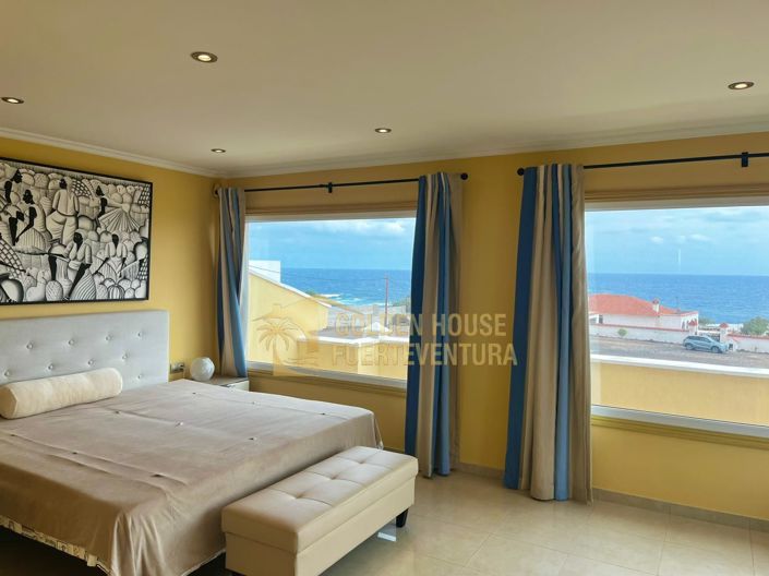 Image No.8-5 Bed Property for sale