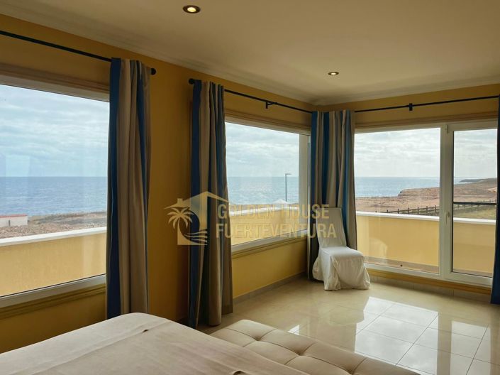 Image No.9-5 Bed Property for sale