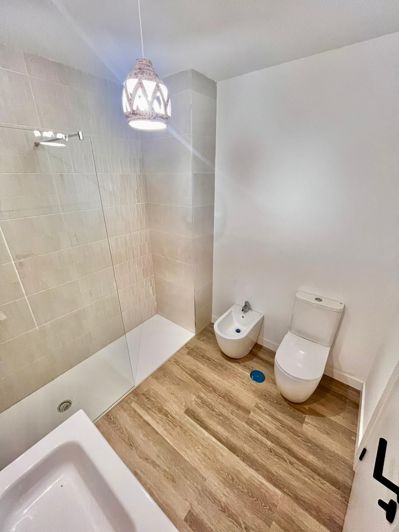 Image No.8-3 Bed Property for sale