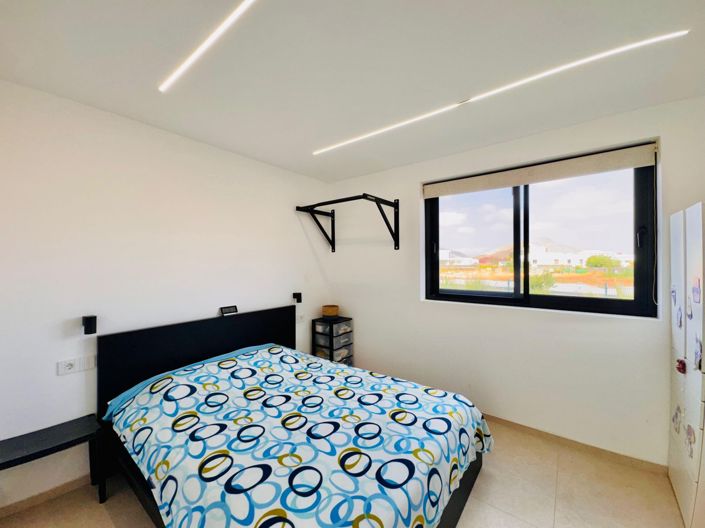 Image No.12-3 Bed Property for sale