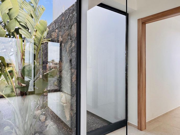 Image No.17-3 Bed Property for sale