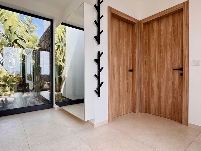 Image No.19-3 Bed Property for sale