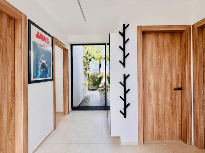 Image No.20-3 Bed Property for sale