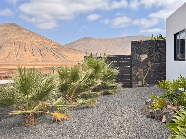 Image No.24-3 Bed Property for sale