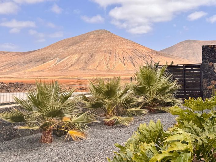 Image No.25-3 Bed Property for sale