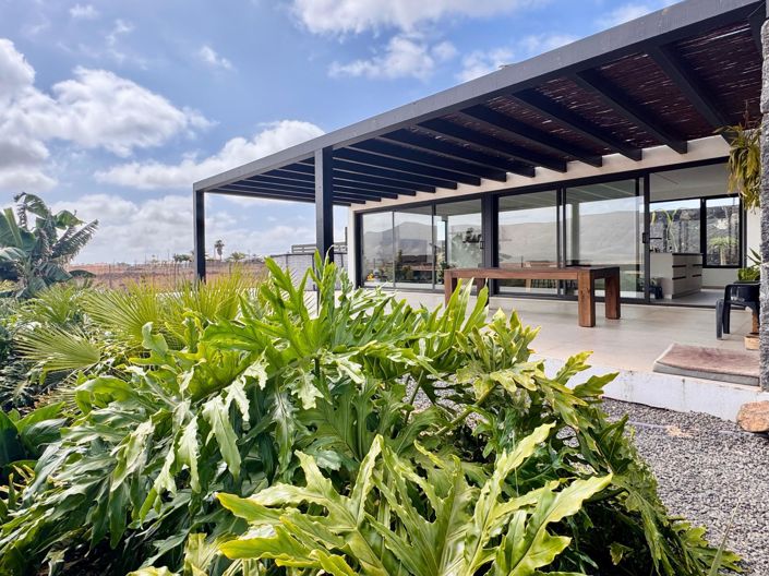 Image No.27-3 Bed Property for sale