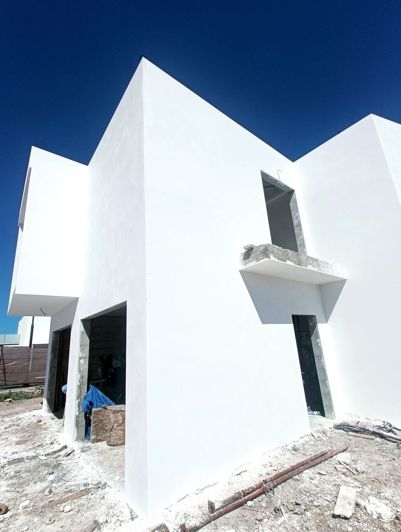 Image No.10-2 Bed Property for sale