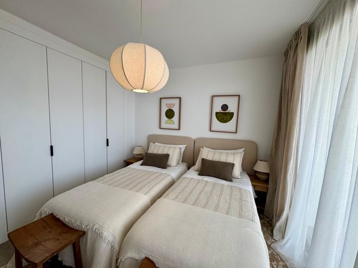 Image No.23-2 Bed Property for sale