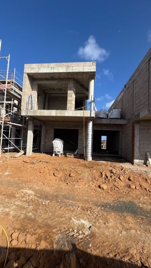 Image No.15-3 Bed Property for sale