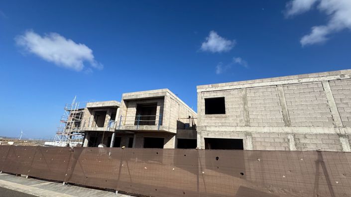 Image No.17-3 Bed Property for sale