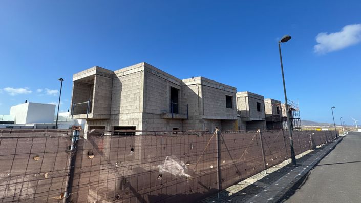 Image No.18-3 Bed Property for sale