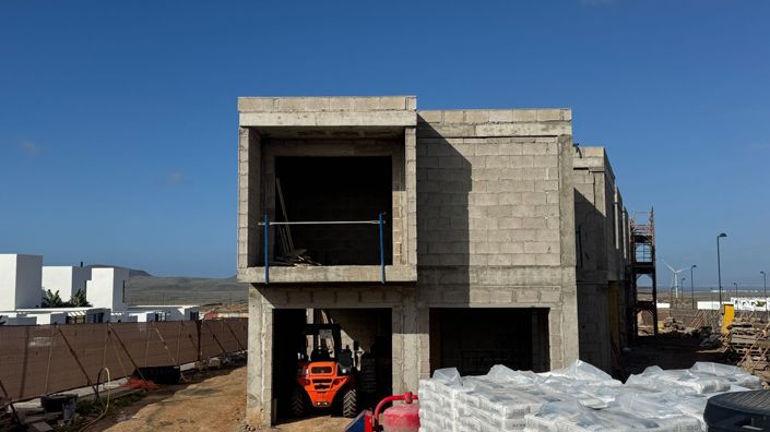 Image No.3-3 Bed Property for sale