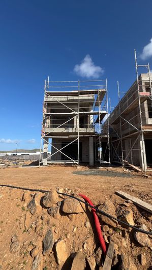 Image No.8-3 Bed Property for sale