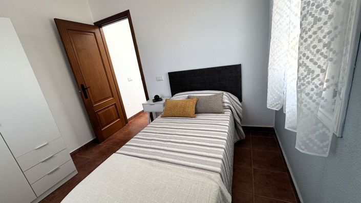 Image No.14-3 Bed Property for sale