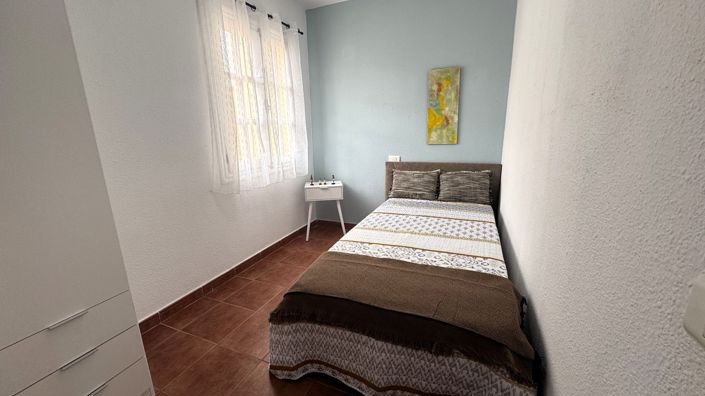 Image No.16-3 Bed Property for sale