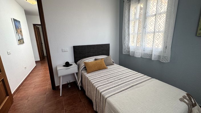 Image No.18-3 Bed Property for sale