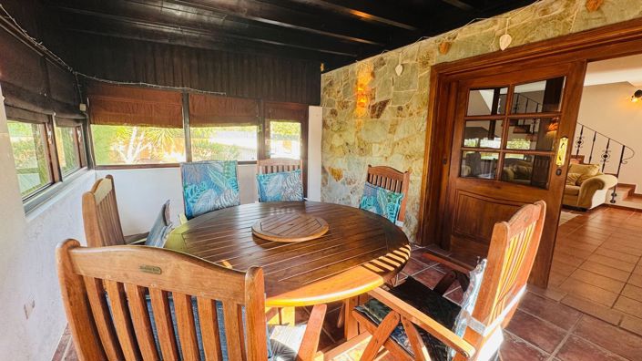 Image No.10-3 Bed Property for sale