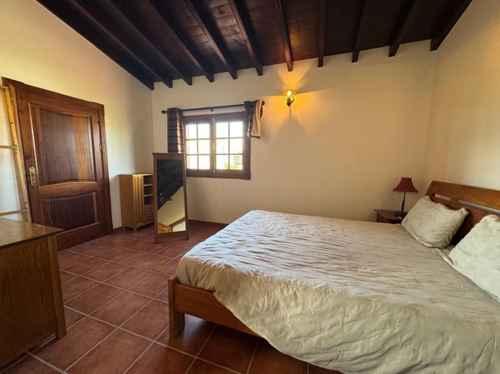 Image No.20-3 Bed Property for sale