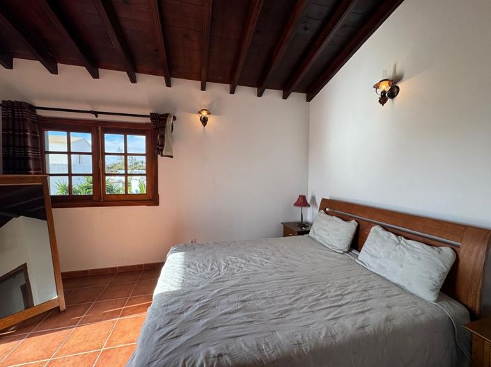 Image No.24-3 Bed Property for sale