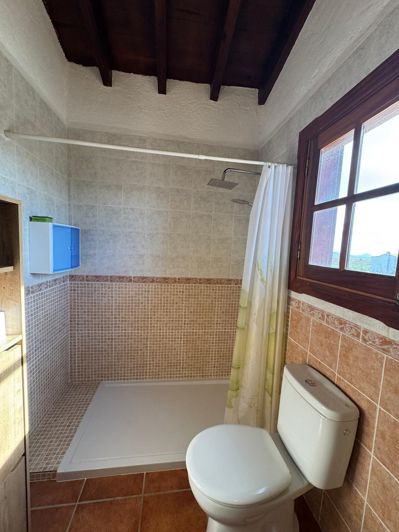 Image No.28-3 Bed Property for sale