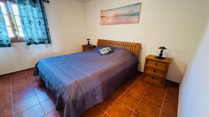 Image No.29-3 Bed Property for sale