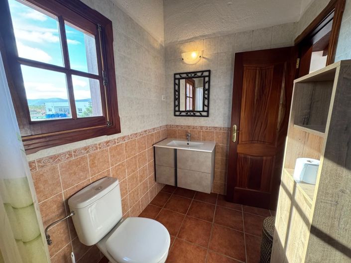 Image No.33-3 Bed Property for sale