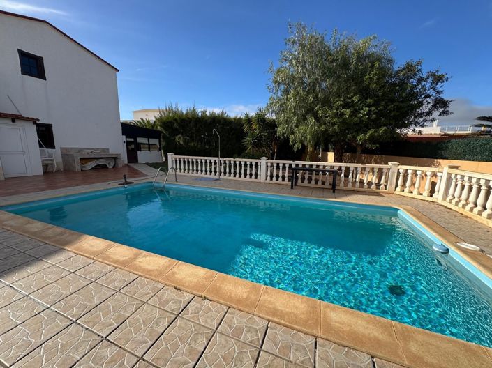 Image No.39-3 Bed Property for sale