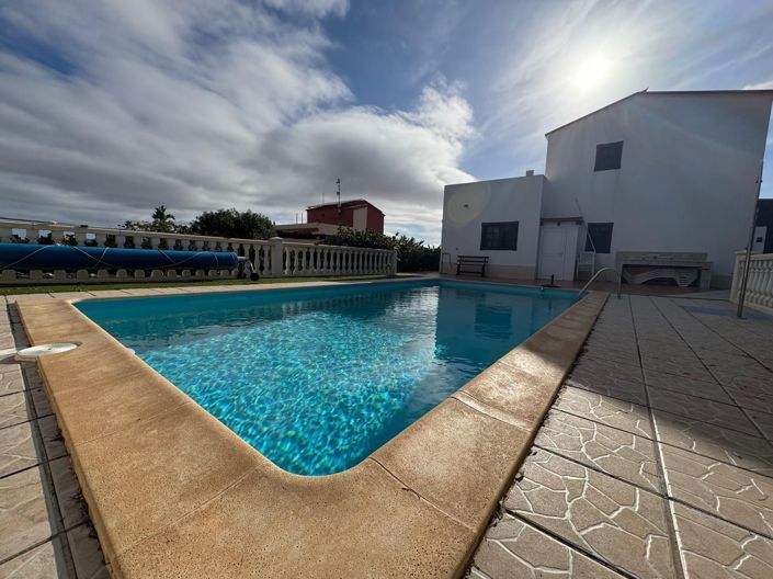 Image No.40-3 Bed Property for sale