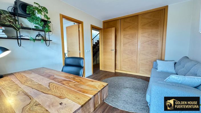 Image No.11-3 Bed Property for sale