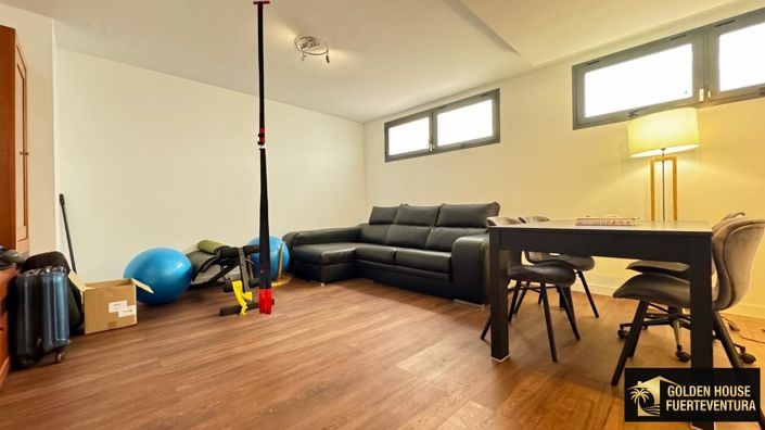 Image No.16-3 Bed Property for sale