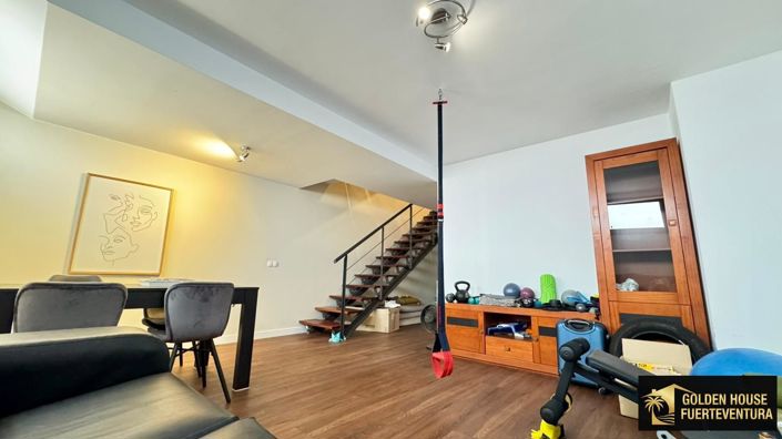 Image No.17-3 Bed Property for sale