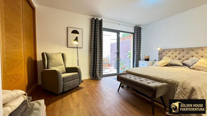 Image No.18-3 Bed Property for sale