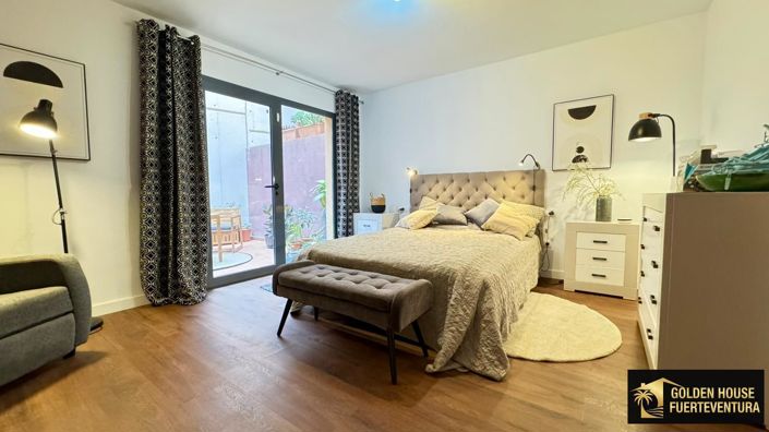 Image No.19-3 Bed Property for sale