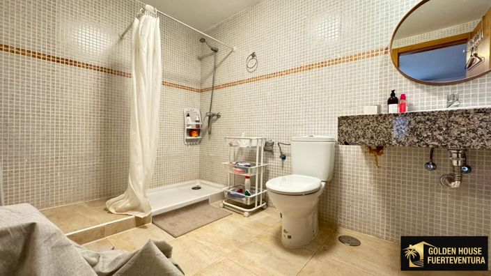 Image No.21-3 Bed Property for sale