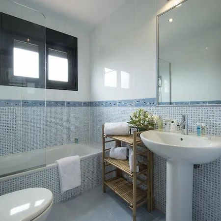 Image No.10-3 Bed Property for sale