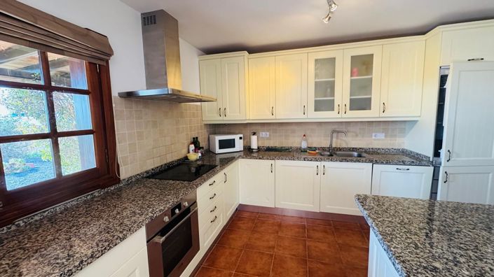 Image No.4-Propriété de 3 chambres à vendre à Triquivijate