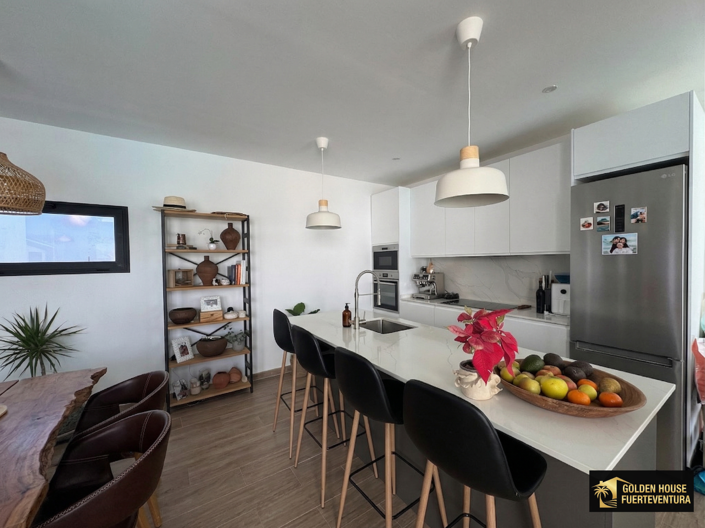 Image No.10-3 Bed Property for sale