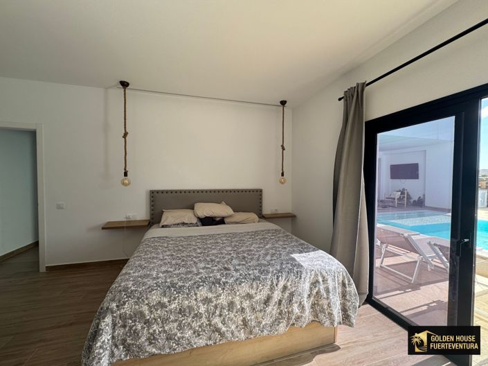 Image No.13-3 Bed Property for sale