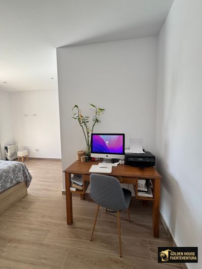 Image No.17-3 Bed Property for sale