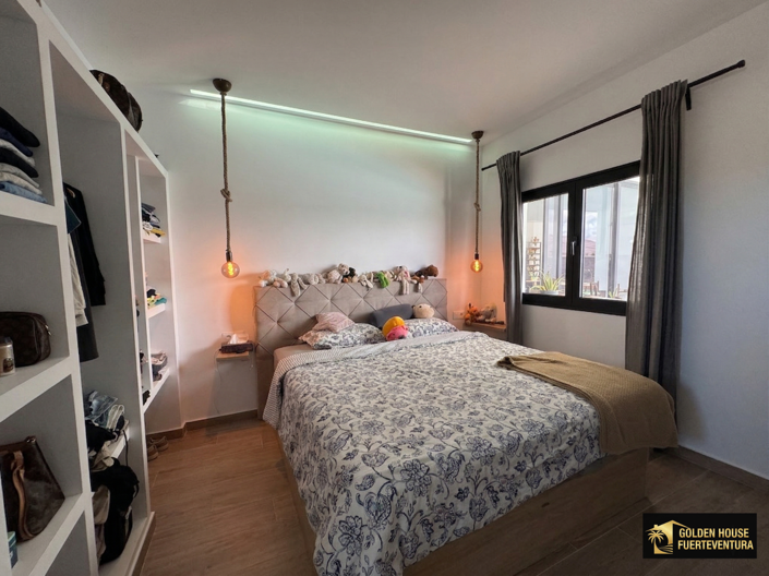 Image No.18-3 Bed Property for sale