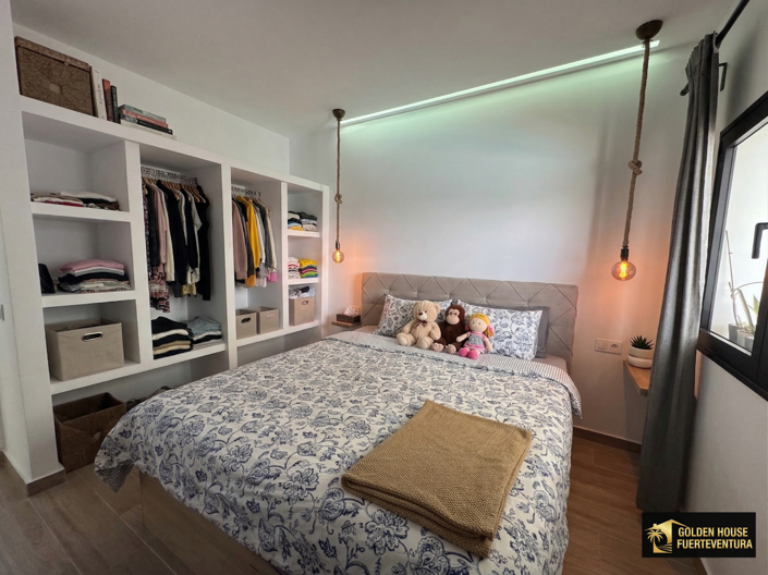 Image No.19-3 Bed Property for sale