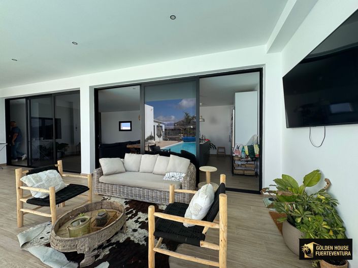 Image No.3-3 Bed Property for sale