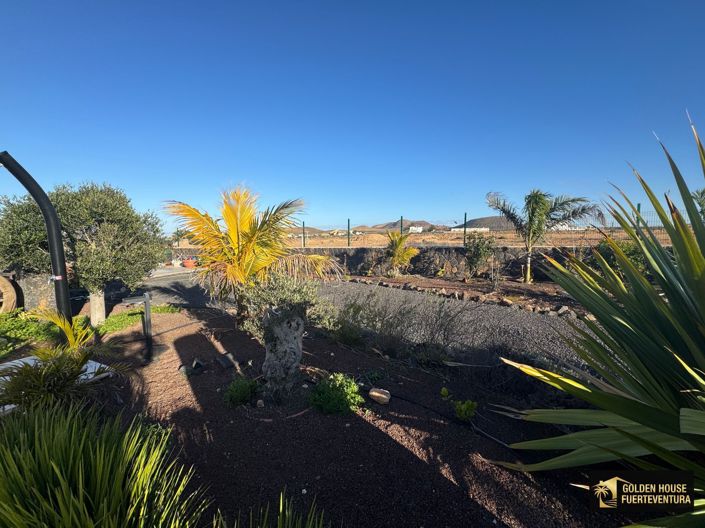 Image No.38-3 Bed Property for sale