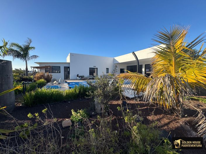 Image No.39-3 Bed Property for sale