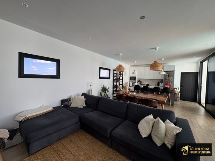 Image No.6-3 Bed Property for sale