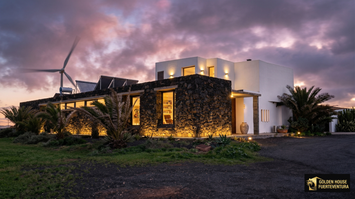 Image No.2-6 Bed Property for sale