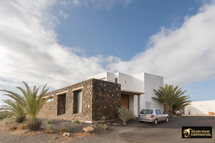 Image No.23-6 Bed Property for sale