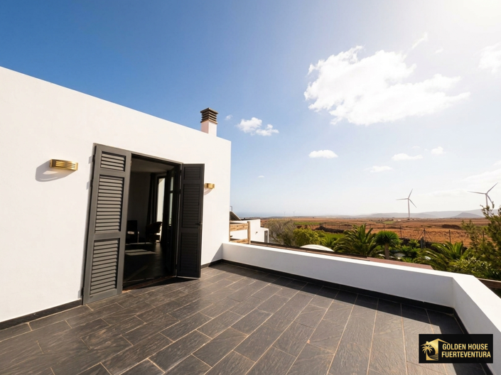 Image No.7-6 Bed Property for sale